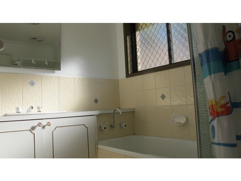 68 Beverley Avenue, Unanderra NSW 2526