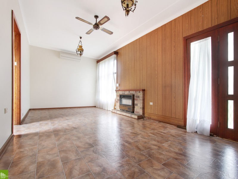 88 Albert Street, Unanderra NSW 2526