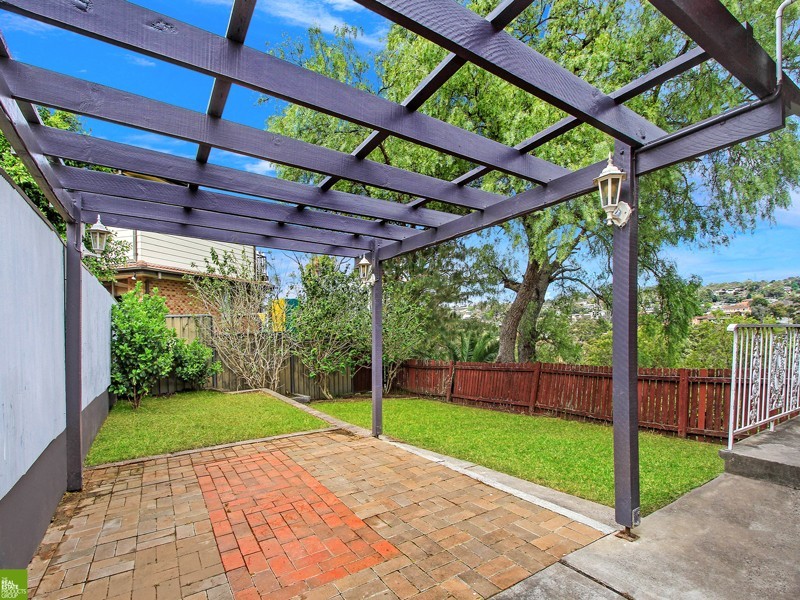 25 Coachwood Drive, Unanderra NSW 2526