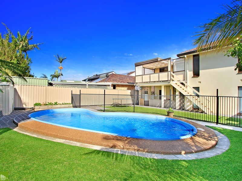 42 Doris Avenue, Woonona NSW 2517