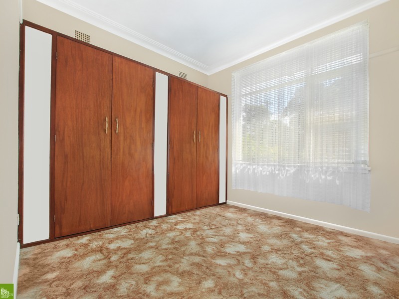 8 The Boulevard, Oak Flats NSW 2529