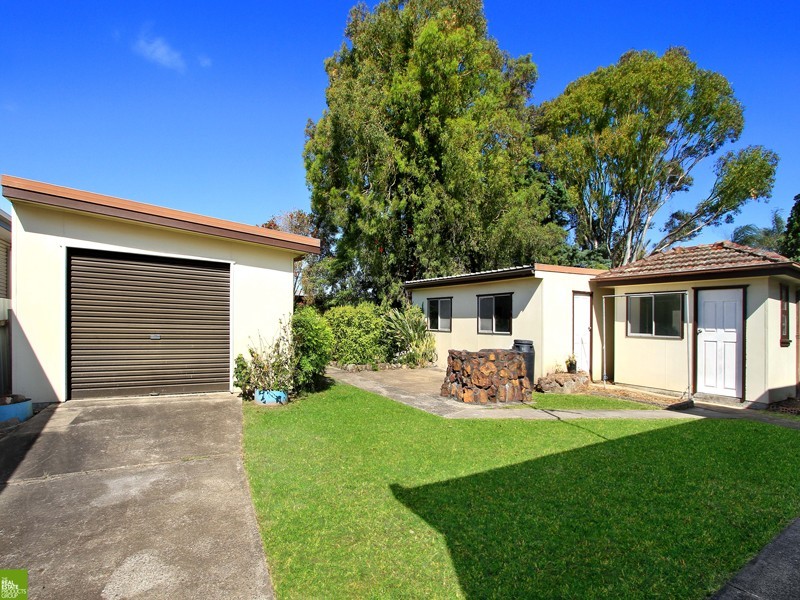 8 The Boulevard, Oak Flats NSW 2529