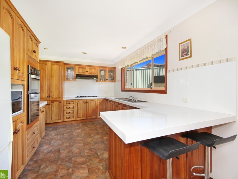 4 Ribbonwood Road, Farmborough Heights NSW 2526
