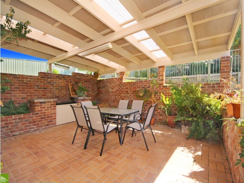 4 Ribbonwood Road, Farmborough Heights NSW 2526