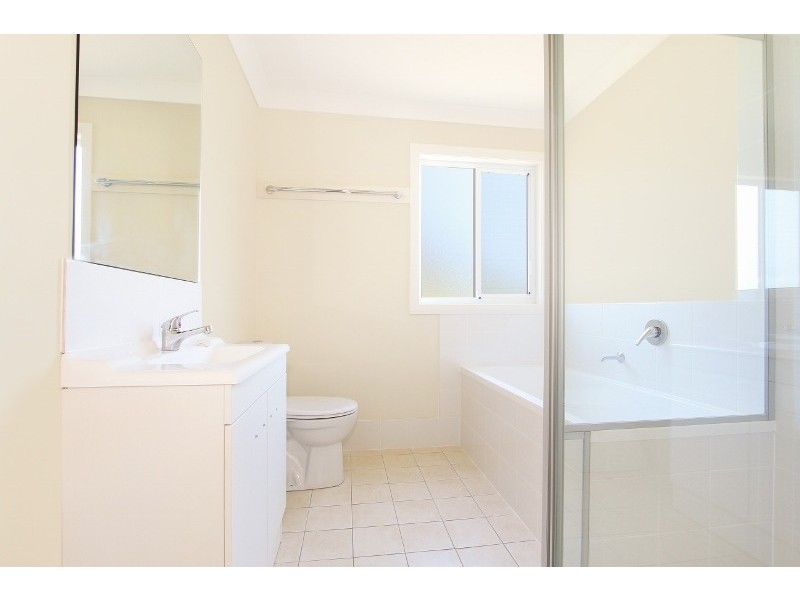 2/5 Albert Street, Unanderra NSW 2526