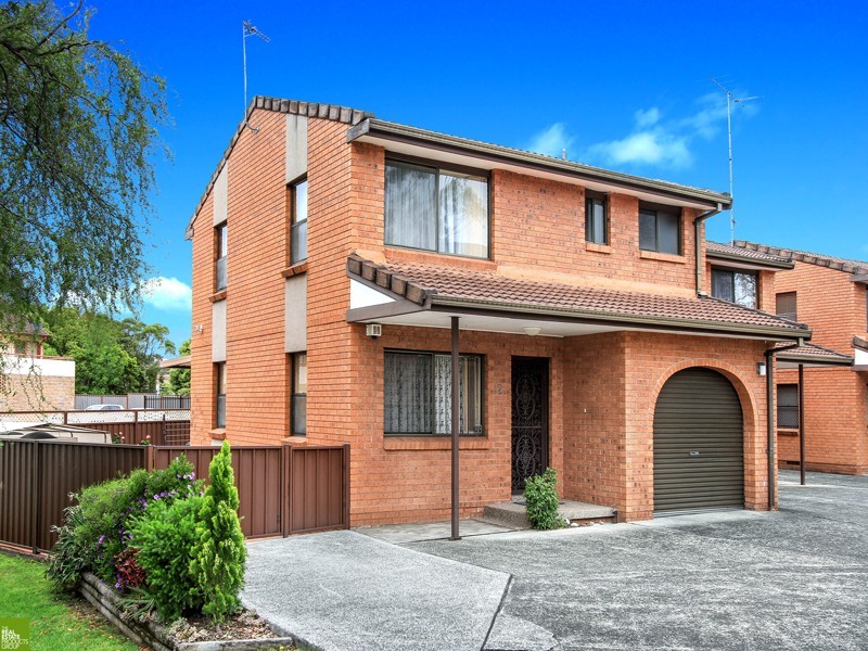 2/96 Central Road, Unanderra NSW 2526
