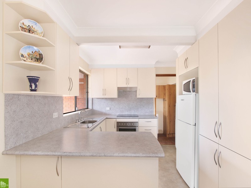 2/96 Central Road, Unanderra NSW 2526