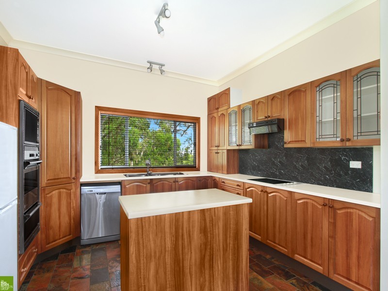 126 Iola Avenue, Farmborough Heights NSW 2526