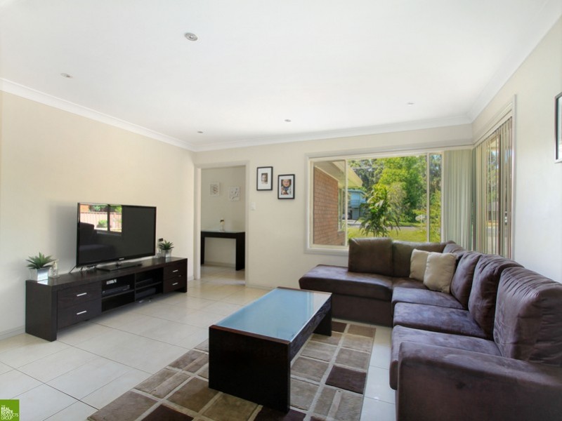 5 Rickard Road, Unanderra NSW 2526