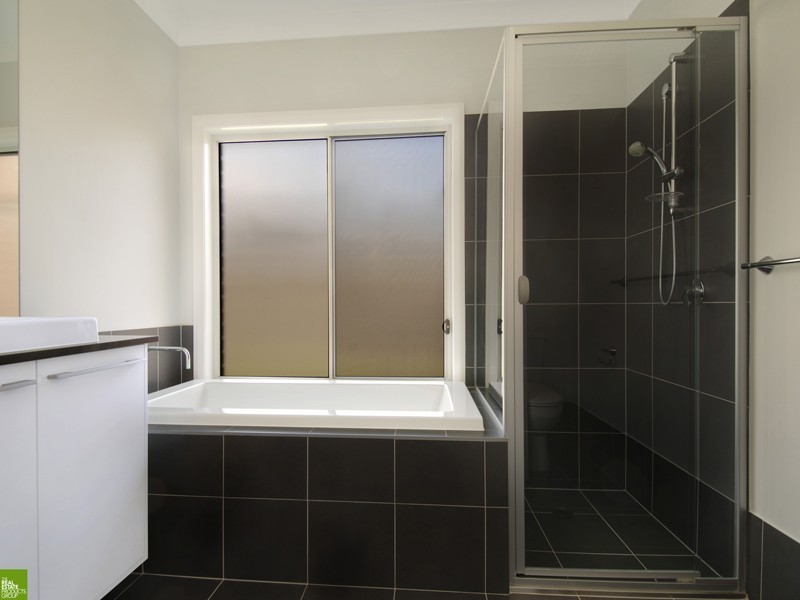 42 Flemmings Crescent, Horsley NSW 2530