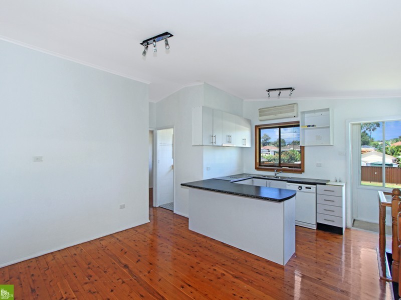 73 Deakin Street, Oak Flats NSW 2529
