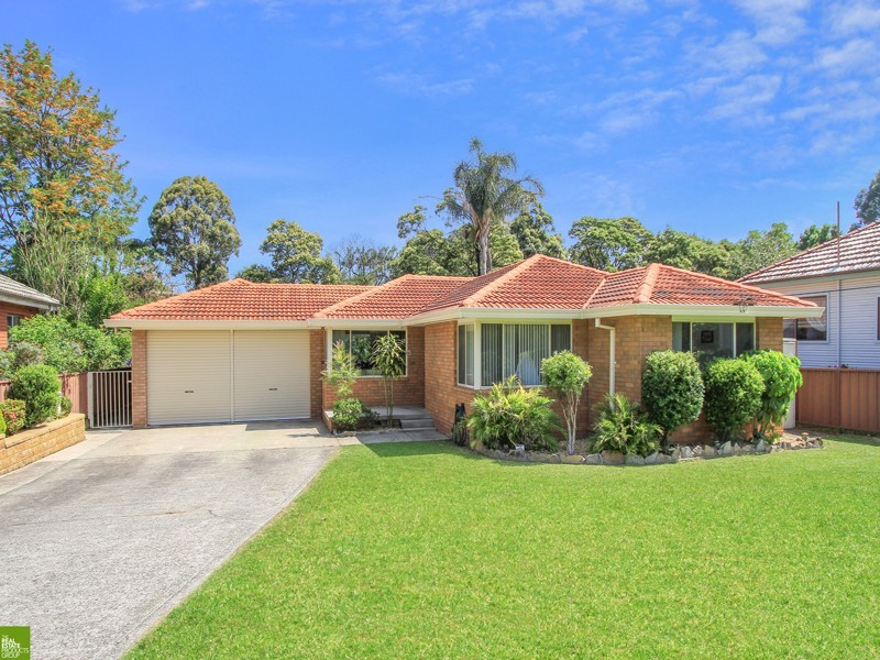 5 Rickard Road, Unanderra NSW 2526
