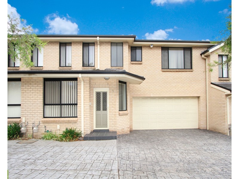 3/8 Mackie Street, Coniston NSW 2500
