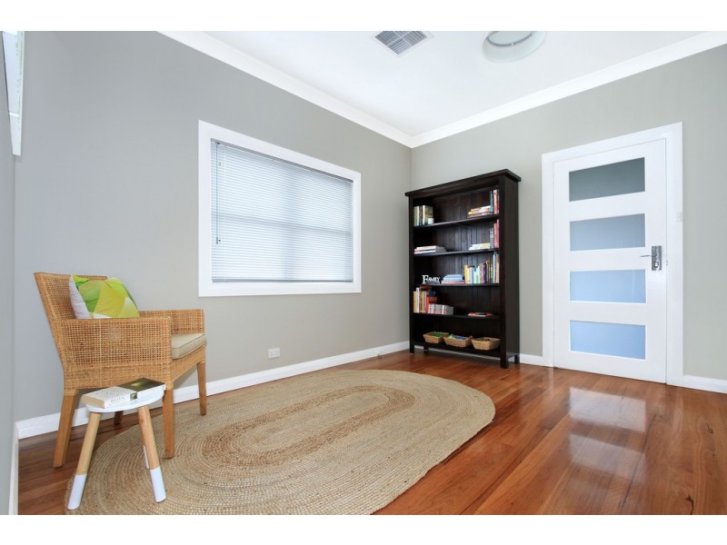 113 The Avenue, Mount Saint Thomas NSW 2500