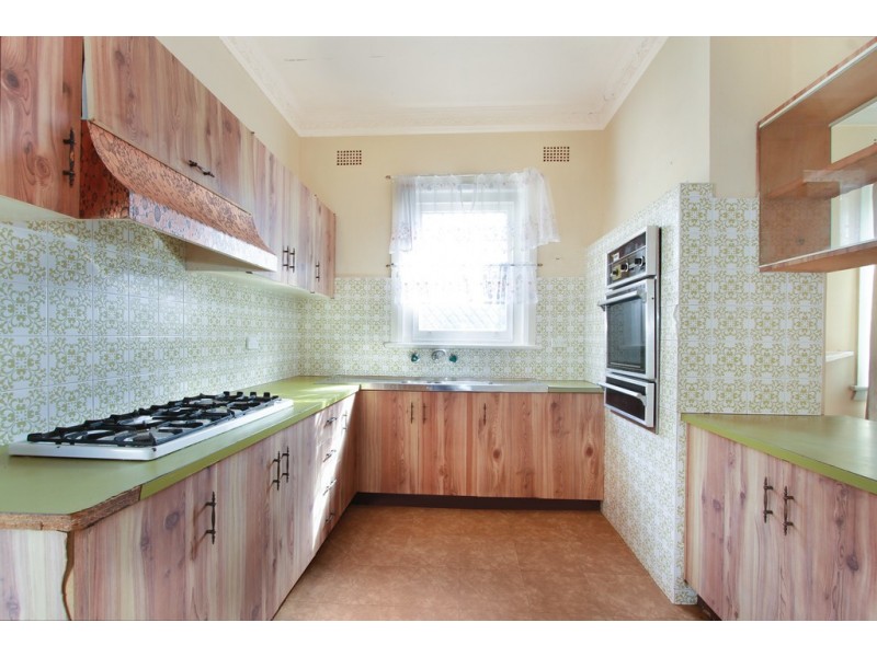 35 Rawlinson Avenue, Wollongong NSW 2500