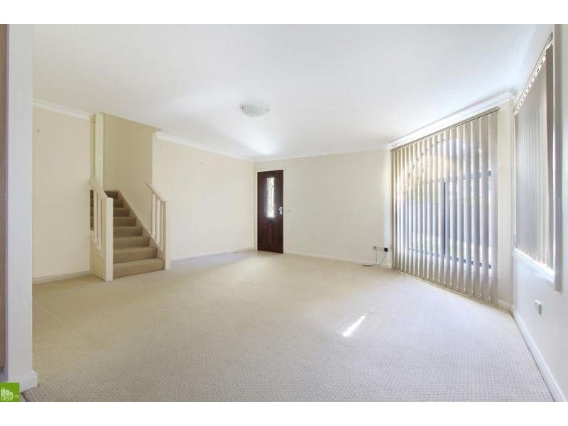 2/9a Figtree Crescent, Figtree NSW 2525