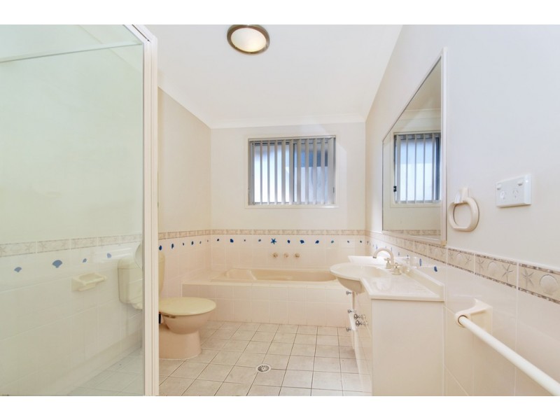 6/4a Tallegalla Street, Unanderra NSW 2526