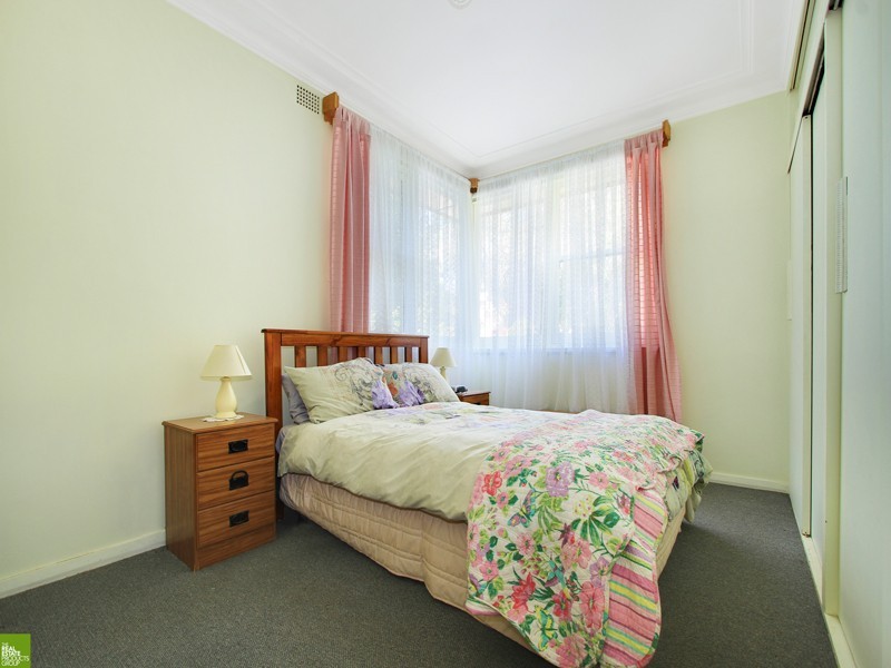 14 Beverley Avenue, Unanderra NSW 2526