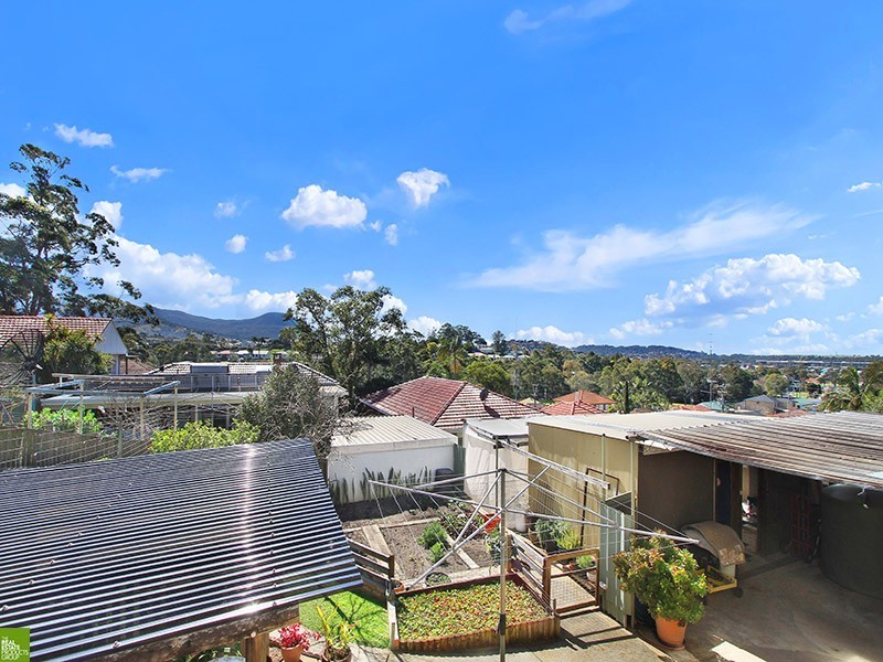 14 Beverley Avenue, Unanderra NSW 2526