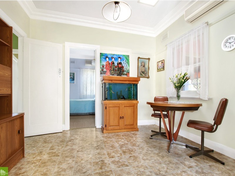 13 Robertson Street, Coniston NSW 2500