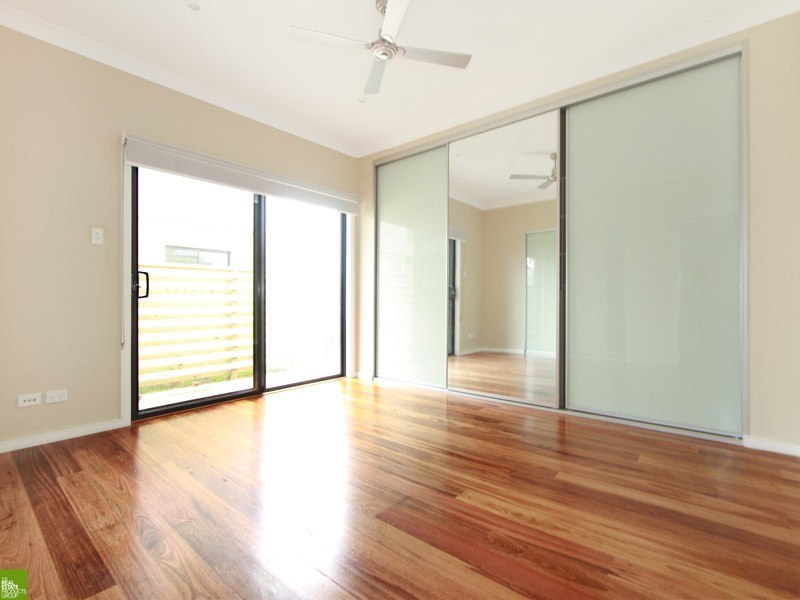 2/5 Thornbury Avenue, Unanderra NSW 2526