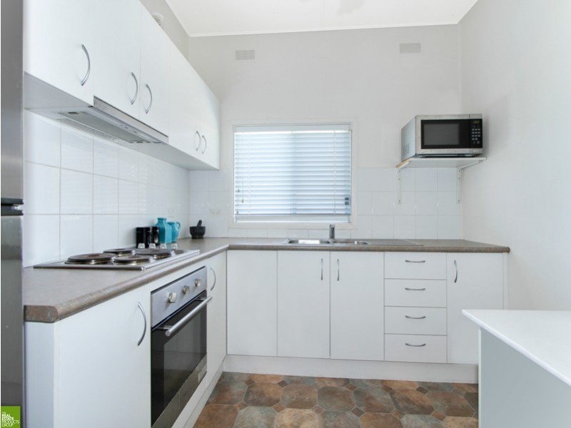 39 Russell Street, Balgownie NSW 2519