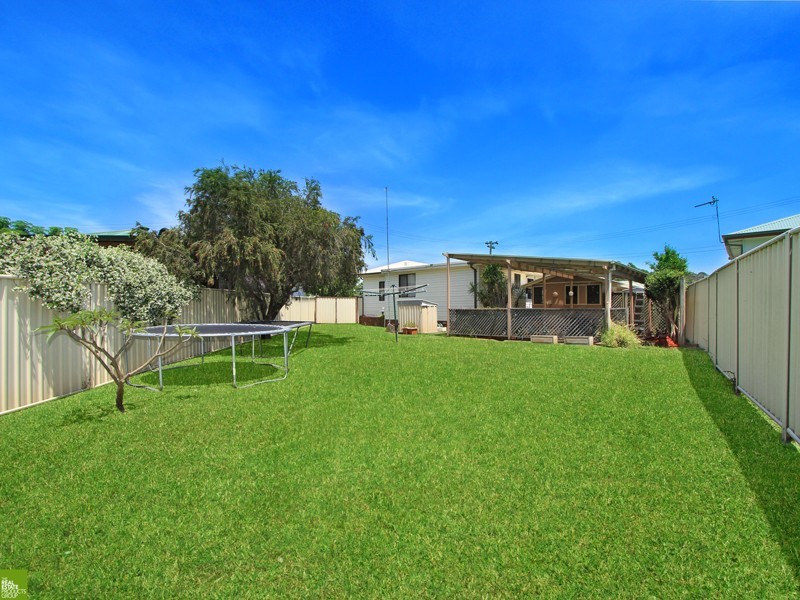 2 Graham Street, Unanderra NSW 2526