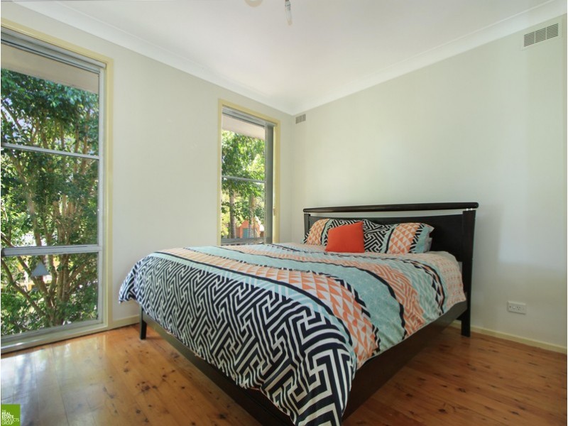 27 Poplar Avenue, Unanderra NSW 2526