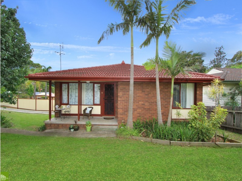 4 Kotara Crescent, Unanderra NSW 2526