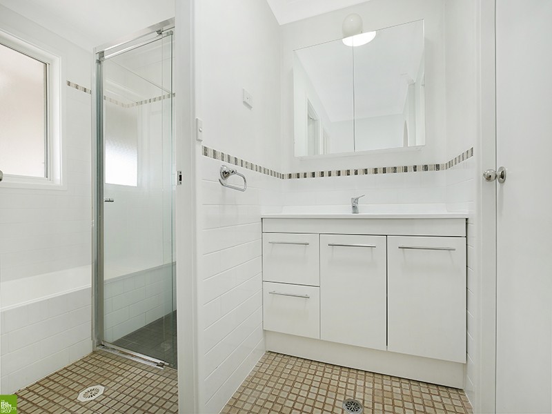 73 Stanley Avenue, Farmborough Heights NSW 2526