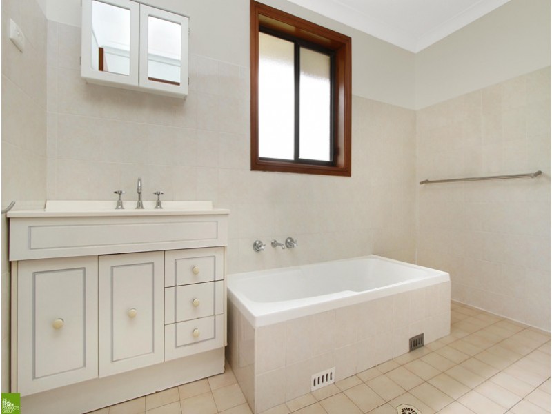 1/47 Russell Street, Balgownie NSW 2519