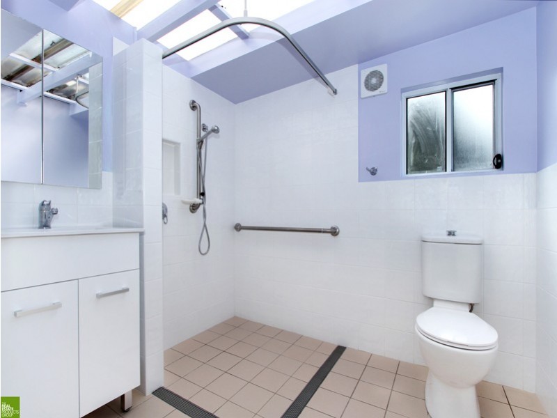 41 Graham Street, Unanderra NSW 2526