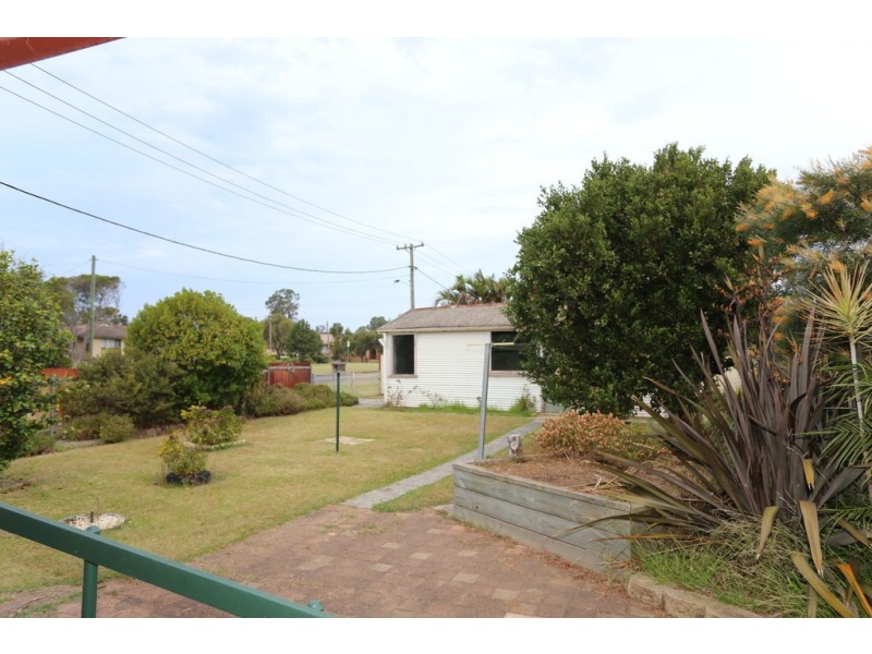 67 Deakin Street, Oak Flats NSW 2529
