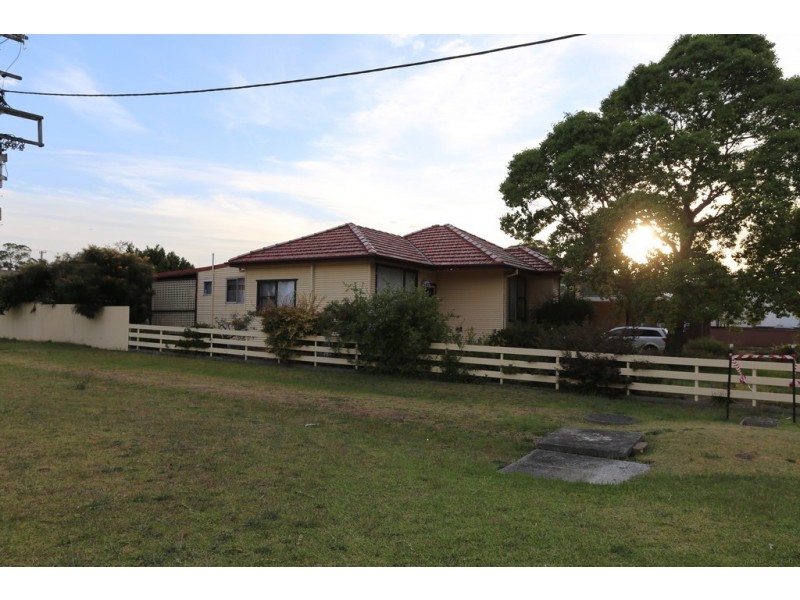 67 Deakin Street, Oak Flats NSW 2529