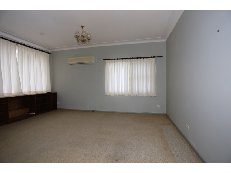 67 Deakin Street, Oak Flats NSW 2529