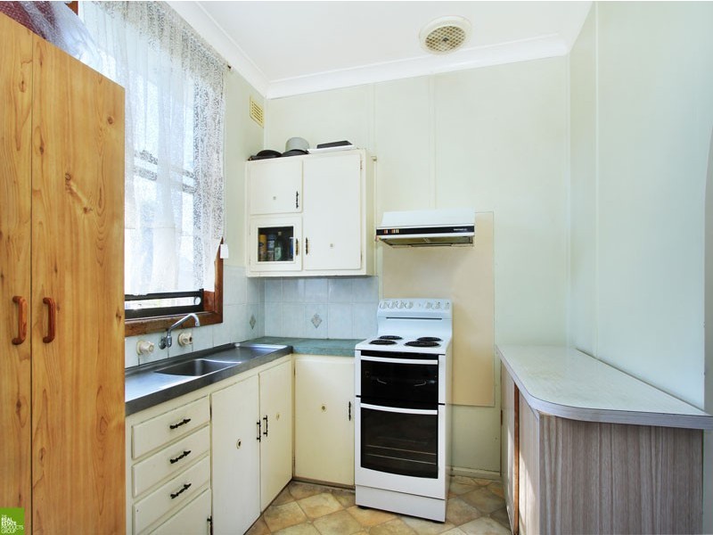 28 Waples Road, Unanderra NSW 2526