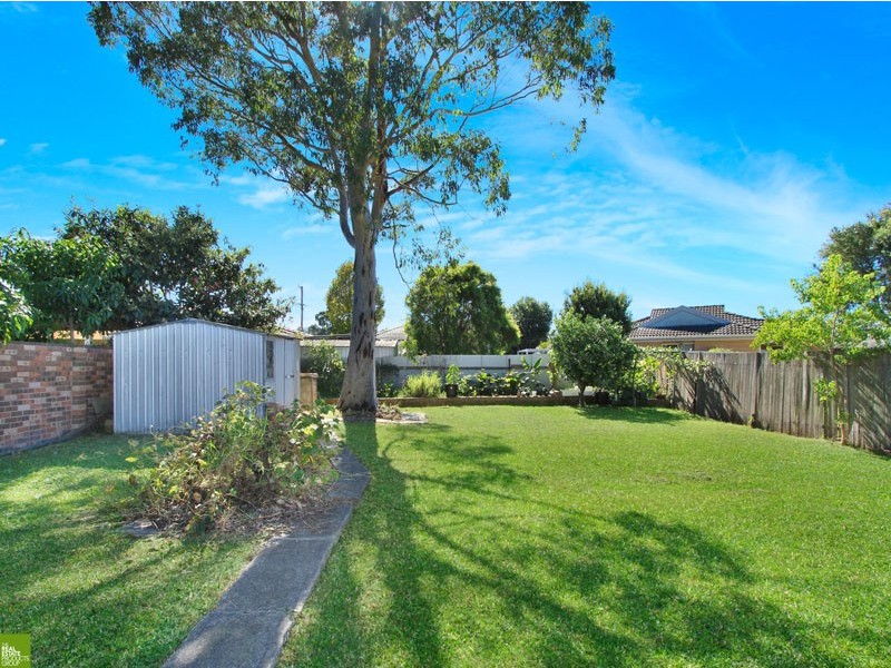 28 Waples Road, Unanderra NSW 2526