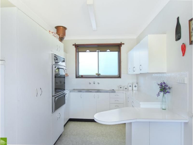 9 Gerard Avenue, Farmborough Heights NSW 2526