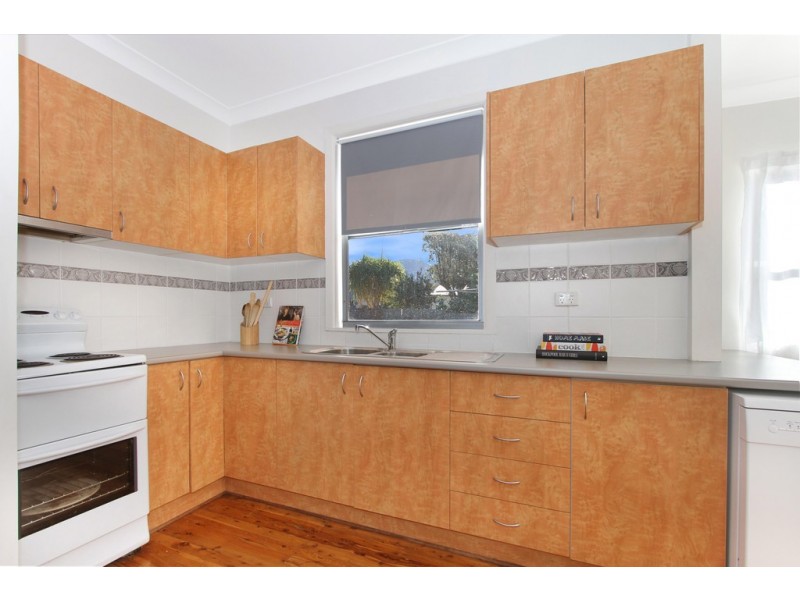 9 Jemima Street, Unanderra NSW 2526