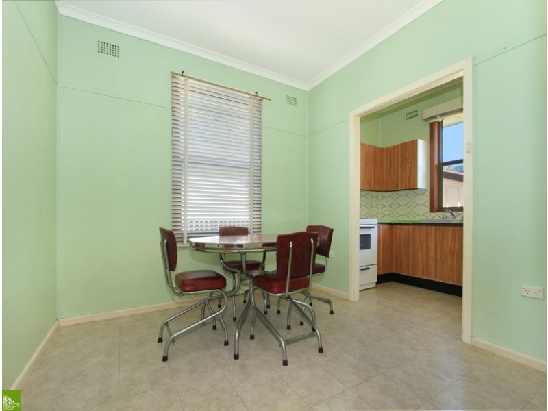 12 Cook Street, Unanderra NSW 2526