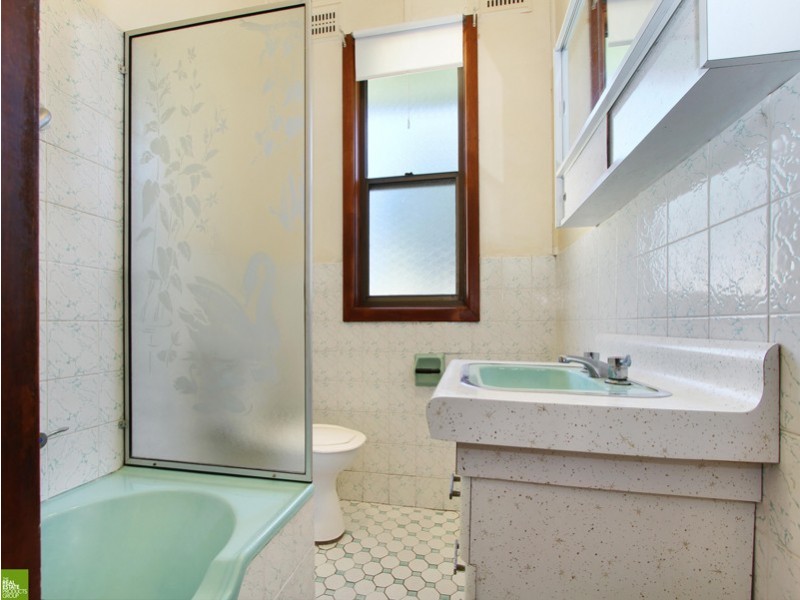 12 Cook Street, Unanderra NSW 2526