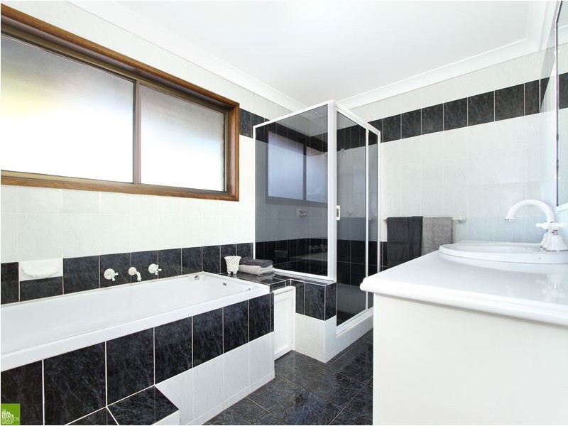 47 Edmund Avenue, Figtree NSW 2525