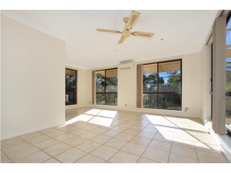 37 Plumwood Crescent, Cordeaux Heights NSW 2526