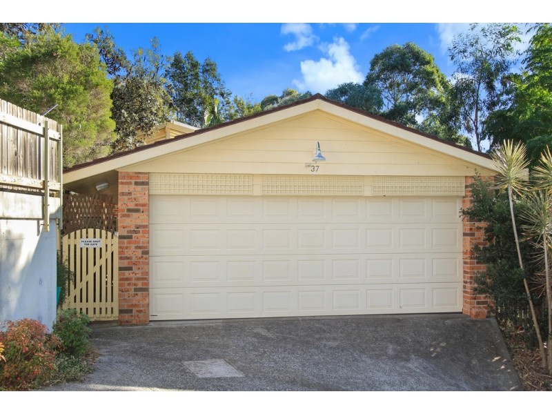 37 Plumwood Crescent, Cordeaux Heights NSW 2526