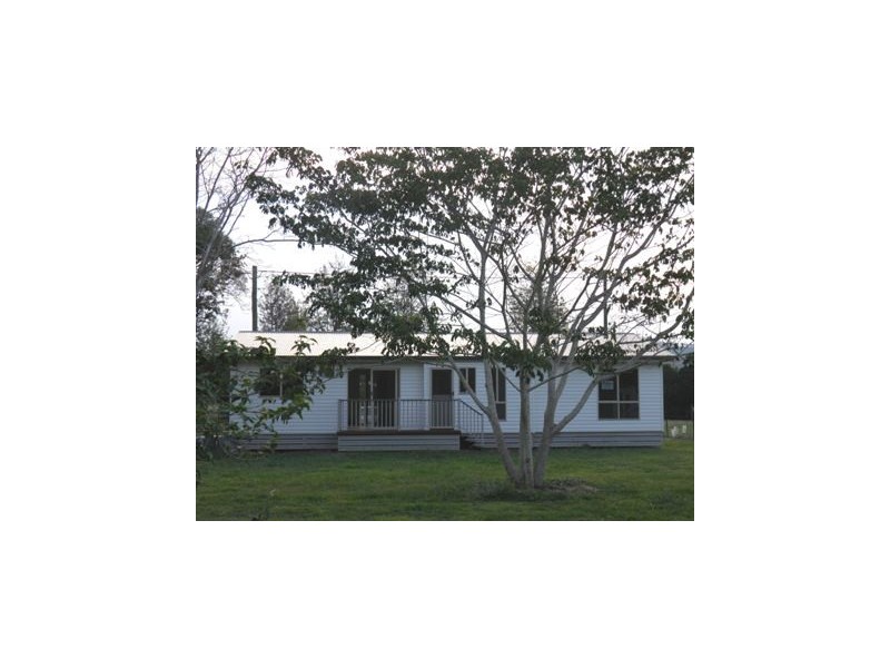 14 Dawes Street, Nagoorin QLD 4680