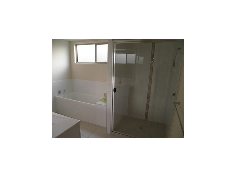 14 Dawes Street, Nagoorin QLD 4680