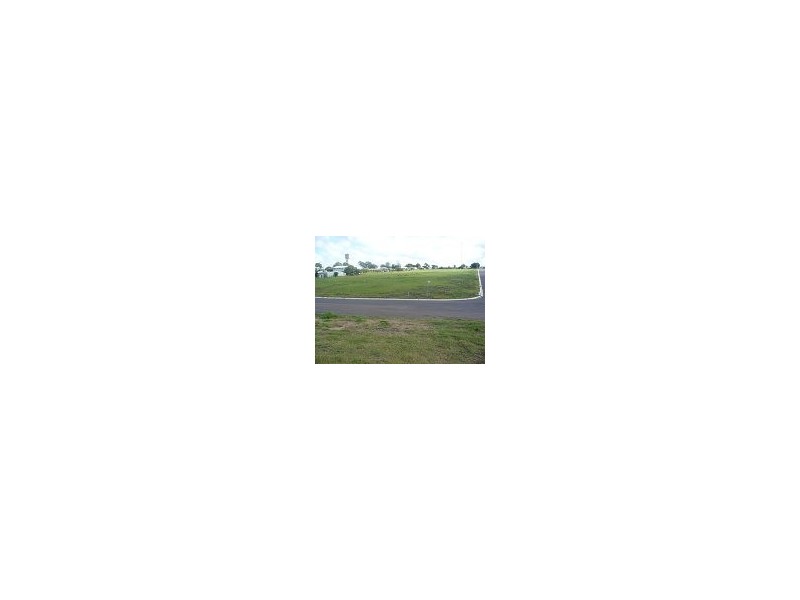 8 Bell St, Monto QLD 4630