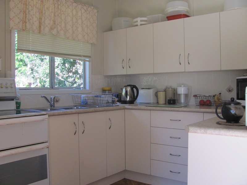 2 DAVIS STREET, Mount Larcom QLD 4695