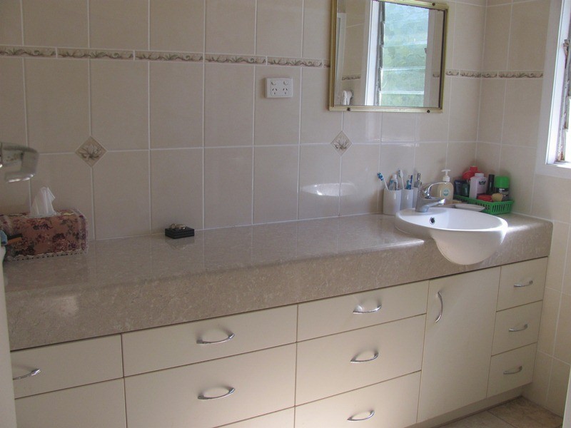 2 DAVIS STREET, Mount Larcom QLD 4695