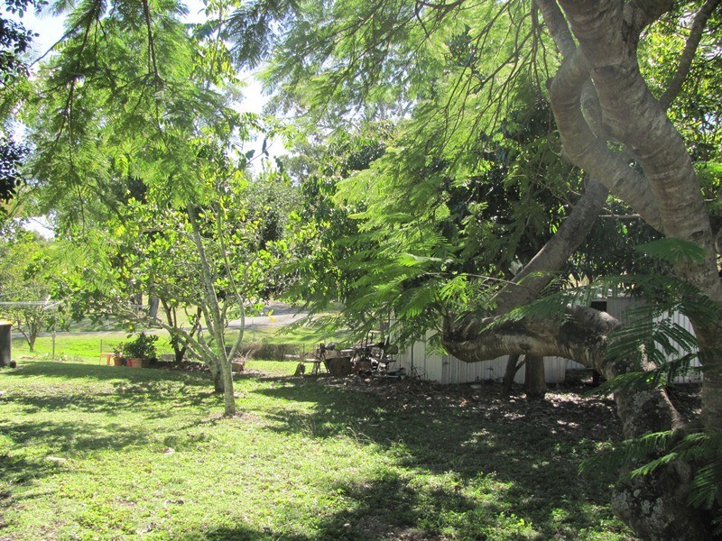 2 DAVIS STREET, Mount Larcom QLD 4695